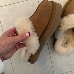 UGG Women's Cozy Chestnut  Brown and Cream Slippers size 7
